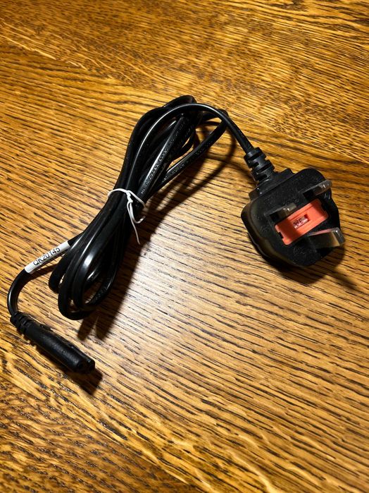 Kabel zasilający z wtyczką brytyjską (GB) - nowy