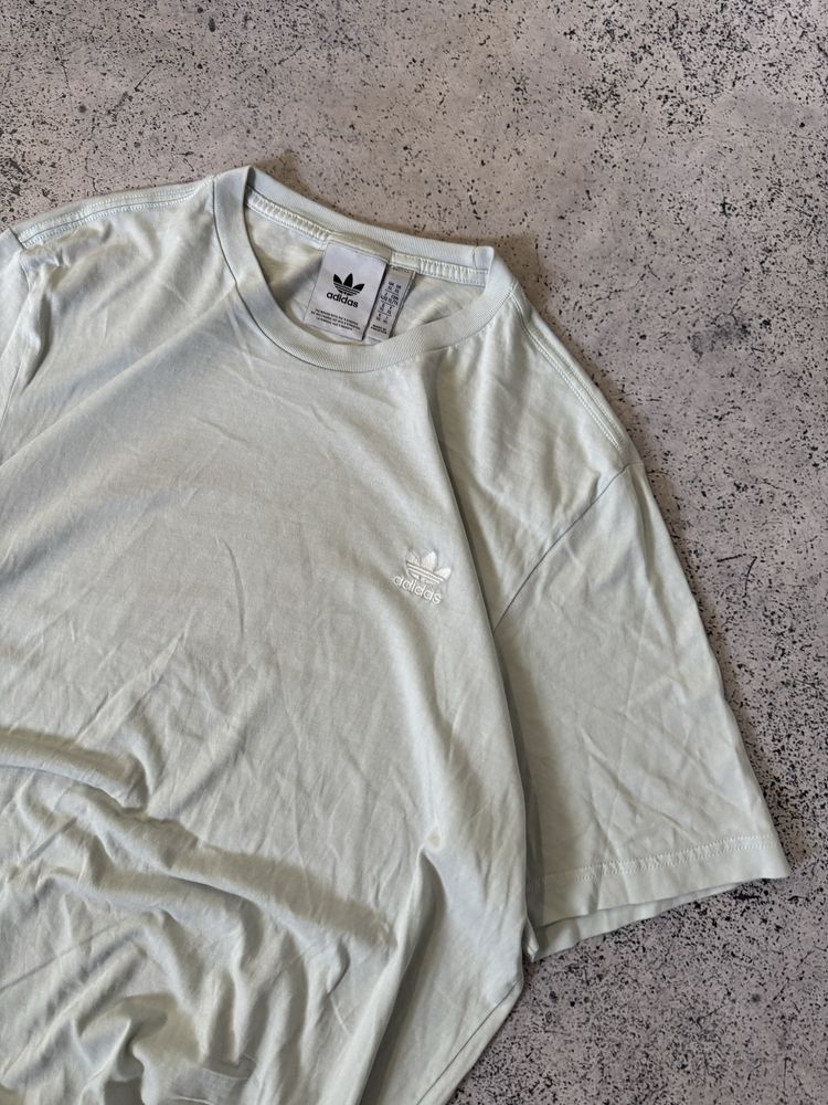 футболеа adidas x stussy базова