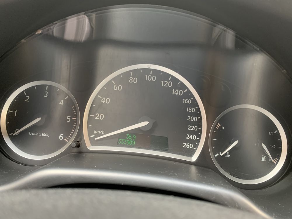 Boas vendo o troco saab vector 1.9 150hp