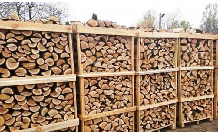 Продаю колотые дрова на европалетах. Дуб, граб, акация.