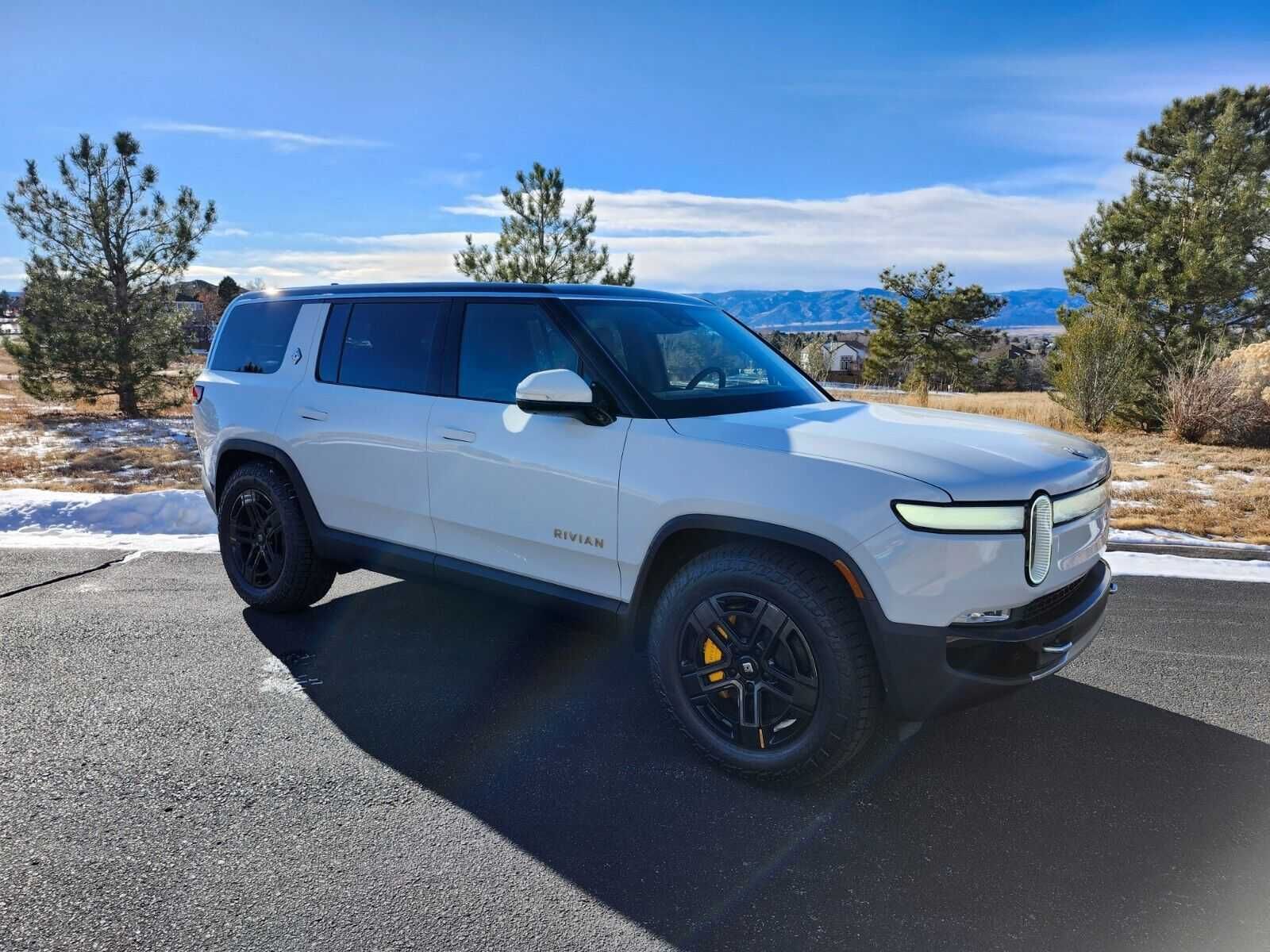 2023 Rivian R1S Launch Edition