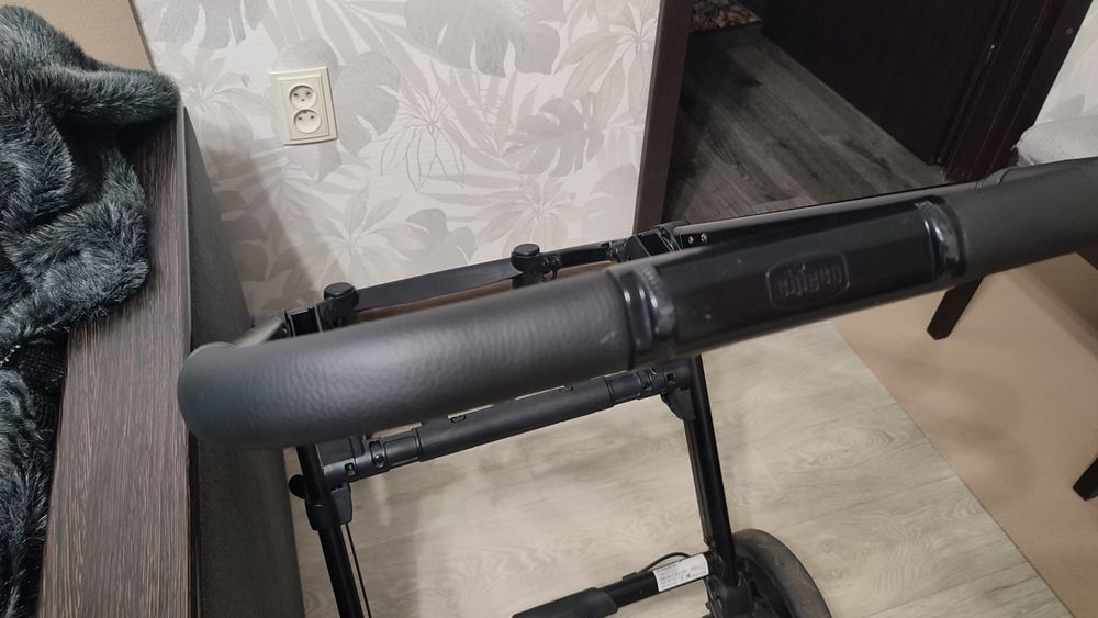 Перетяжка, обшивка ручки бампера  коляски