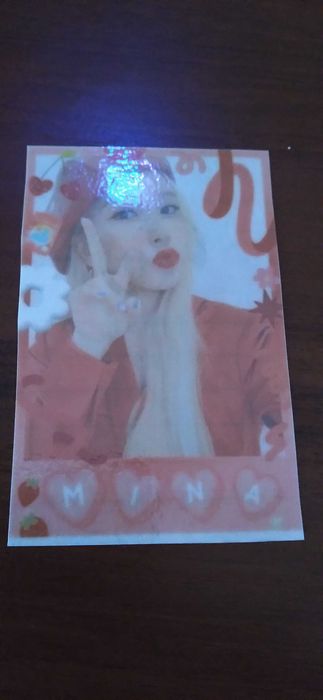 Ломо-картки з к-поп айдолами