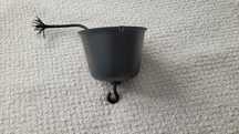 Czarna, metalowa podsufitka do lampy Ikea