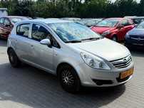 Opel Corsa Niski przebieg 100tyskm benzyna 5 drzwi musisz zobaczyc warto