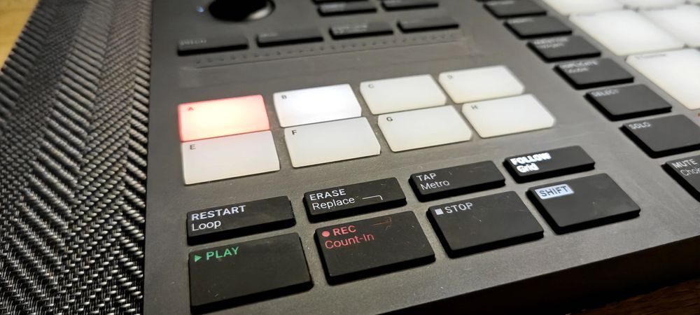 Sampler NI Maschine Mk3 Native Instruments  JAK NOWY