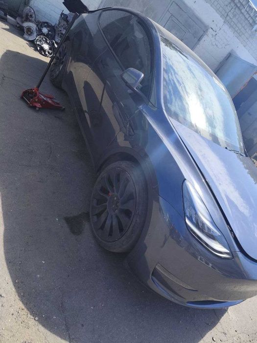 Розборка Tesla Y,3,S.Капот,крило,фара,скло,бампер,панорамама,двері.