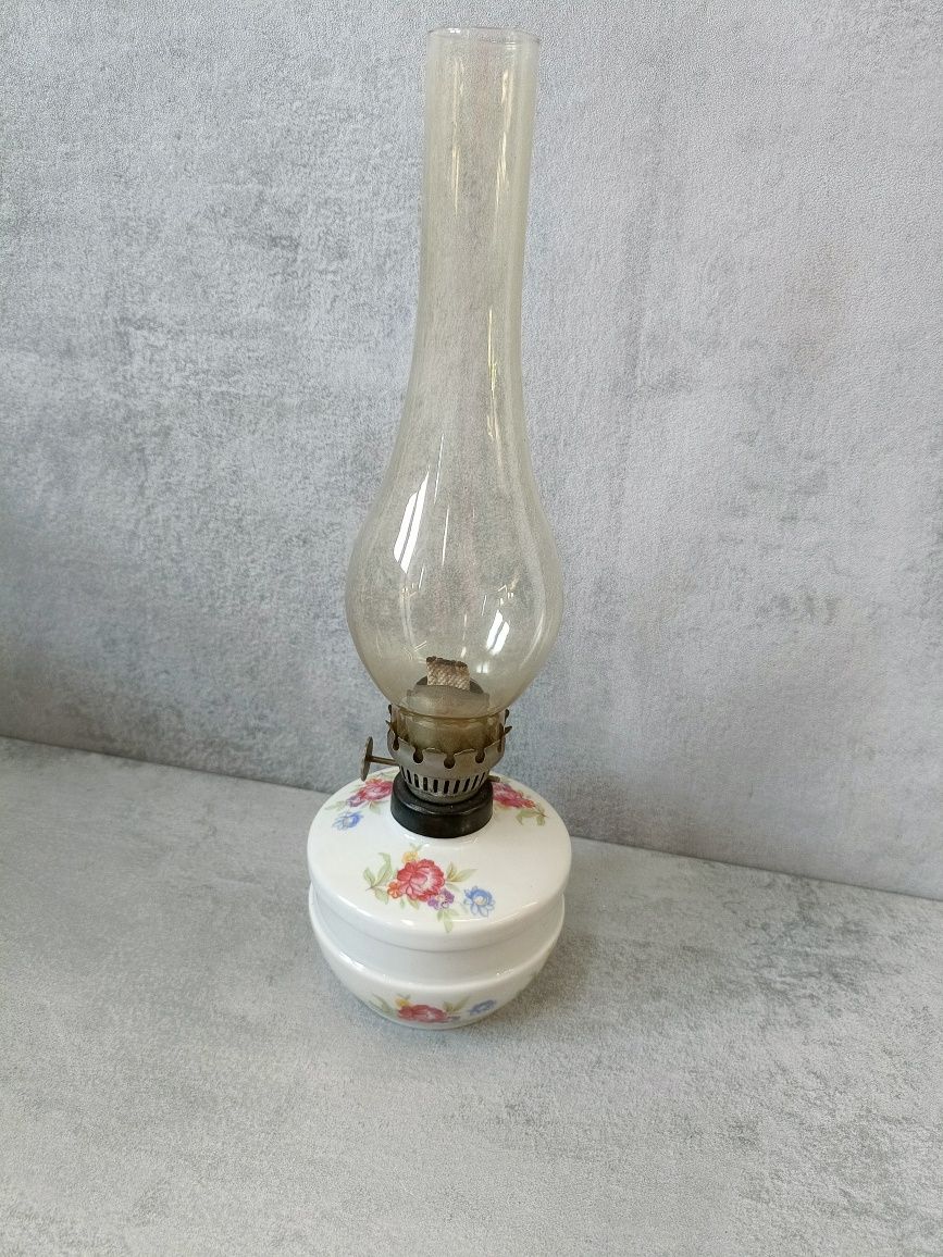Lampka naftowa  .