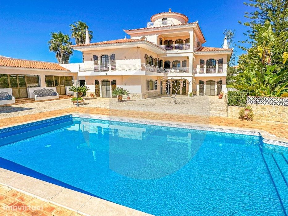 V8+1 para Venda em Vale Formoso Almancil