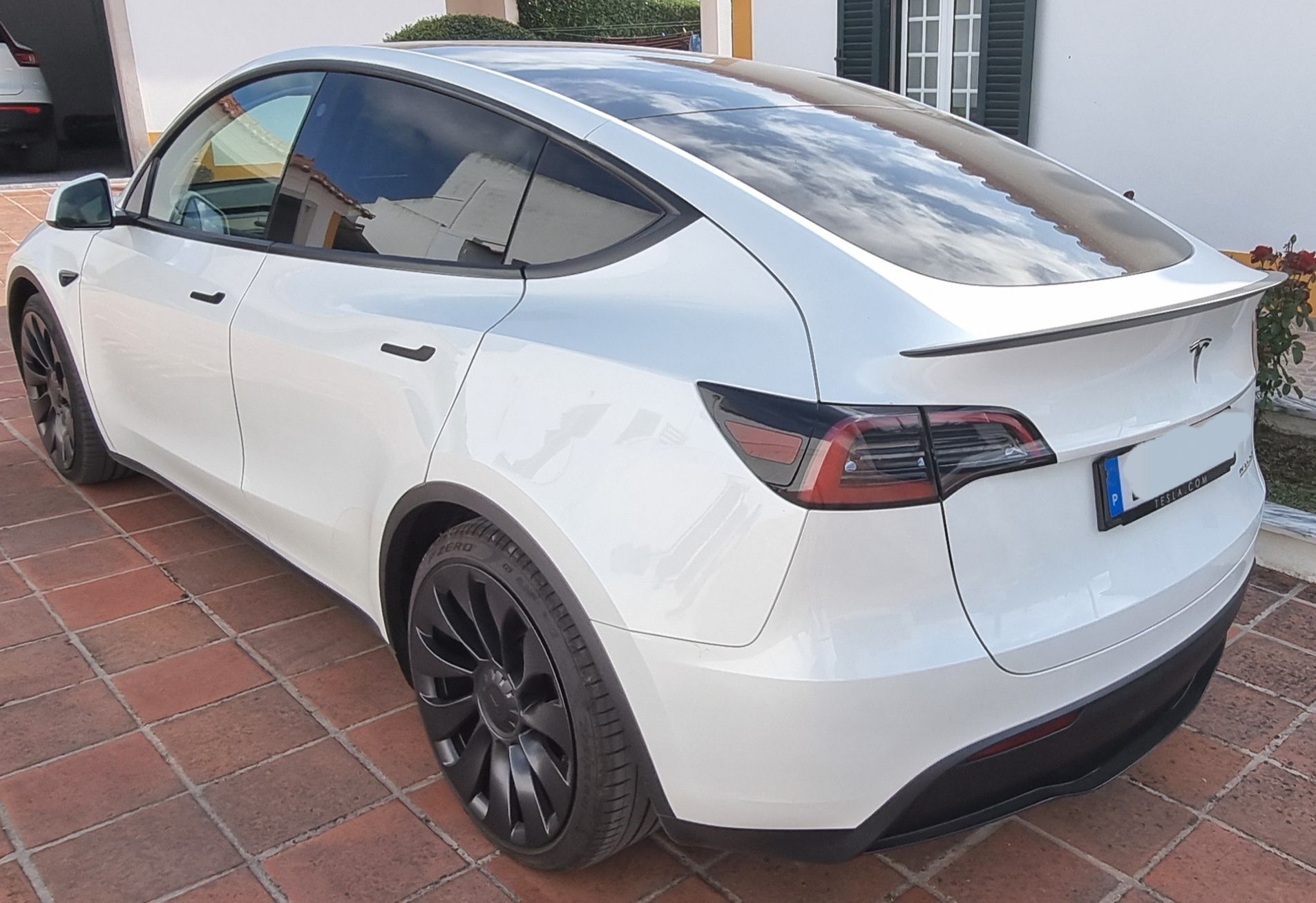 Tesla model Y performance