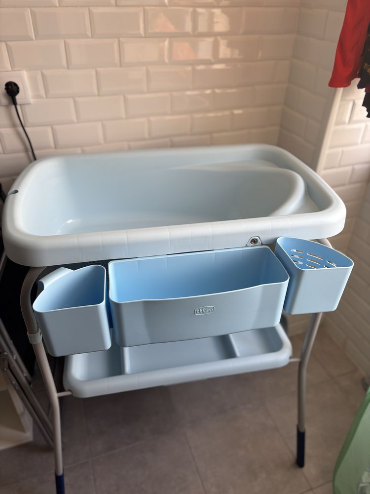 Chicco Banheira ergonomica para bebe com pernas e trocador