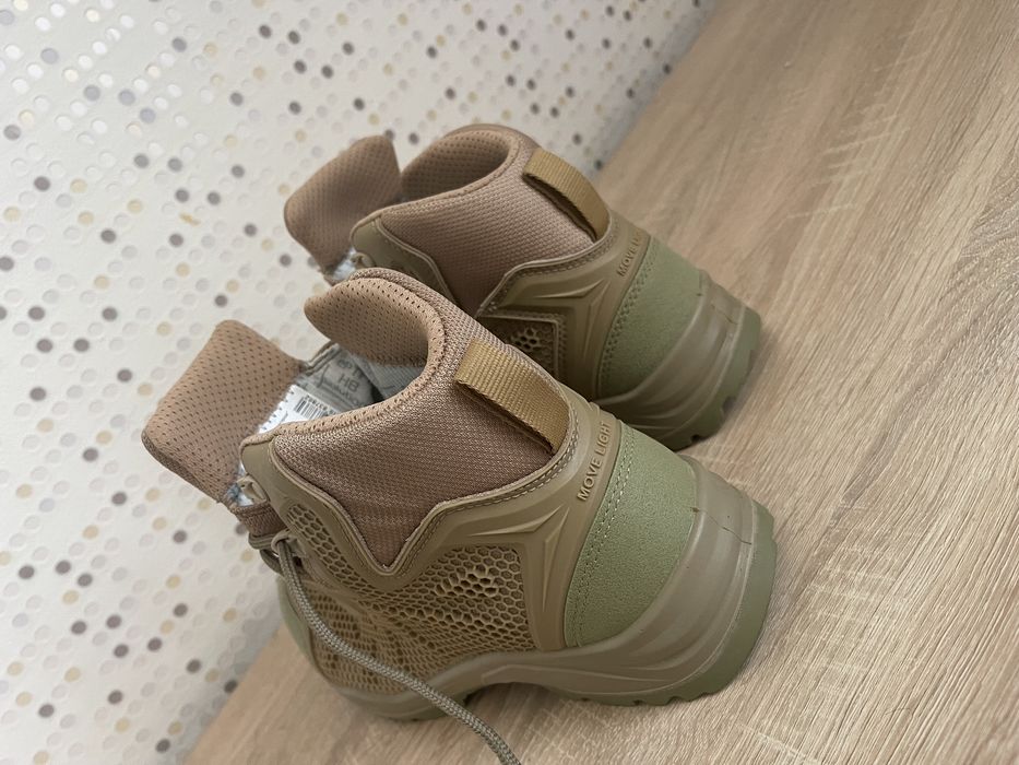 Берцы новые не ношенные.Отправлю новой почтой.