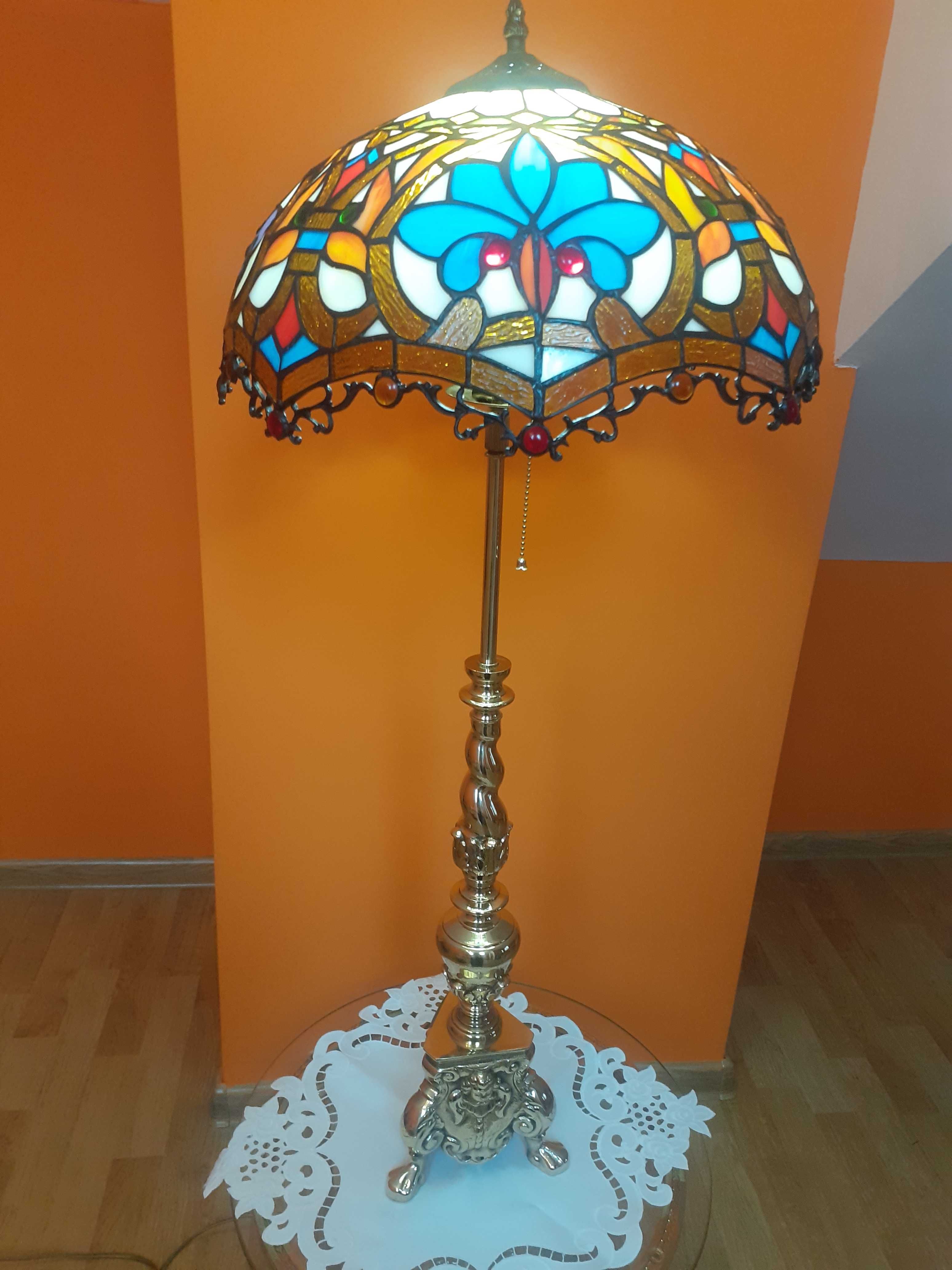 Zabytkowa mosiężna lampa witraż