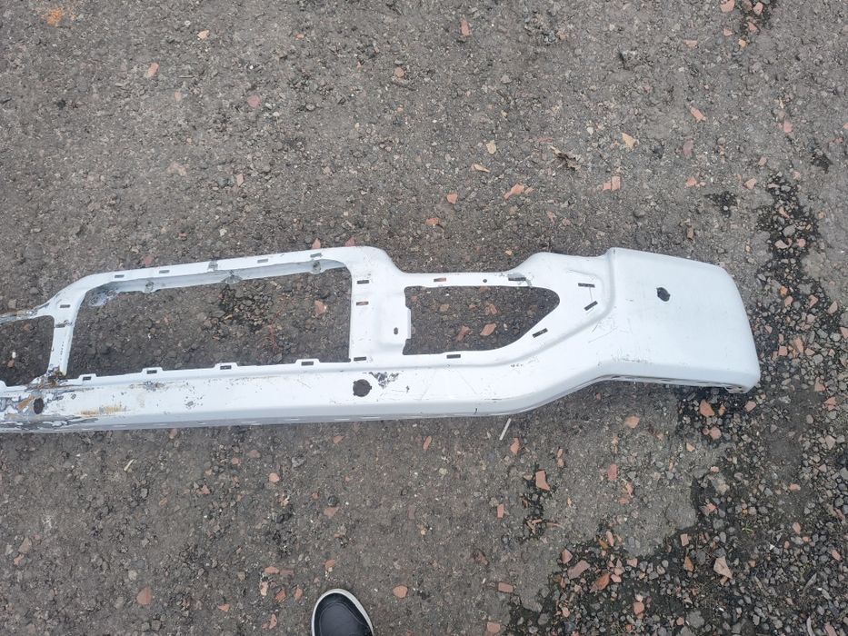 Ford f 150 lightning бампер передній.