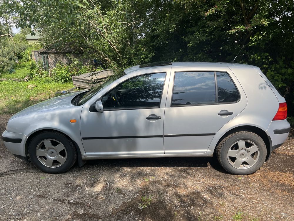 Golf 4  1.4 16v.