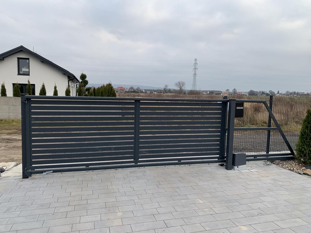 Brama przesuwna 4m x 1.5m