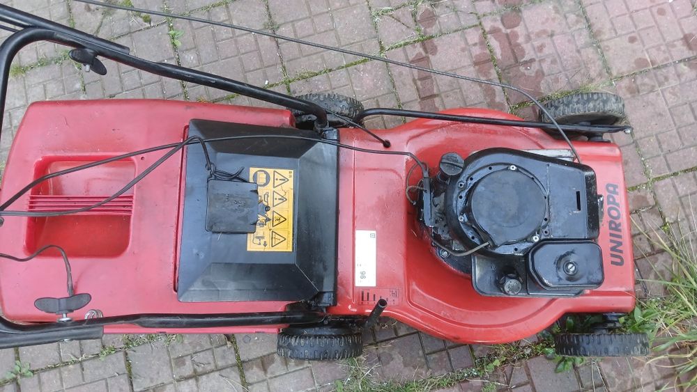 Kosiarka do trawy z napędem