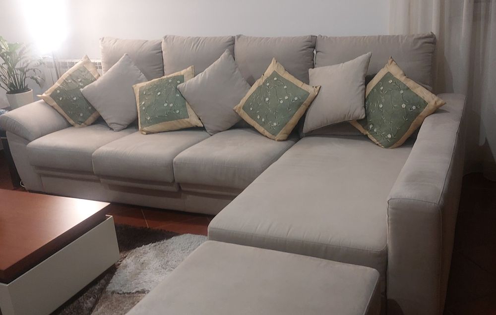 Sofá com chaise longue 4 lugares