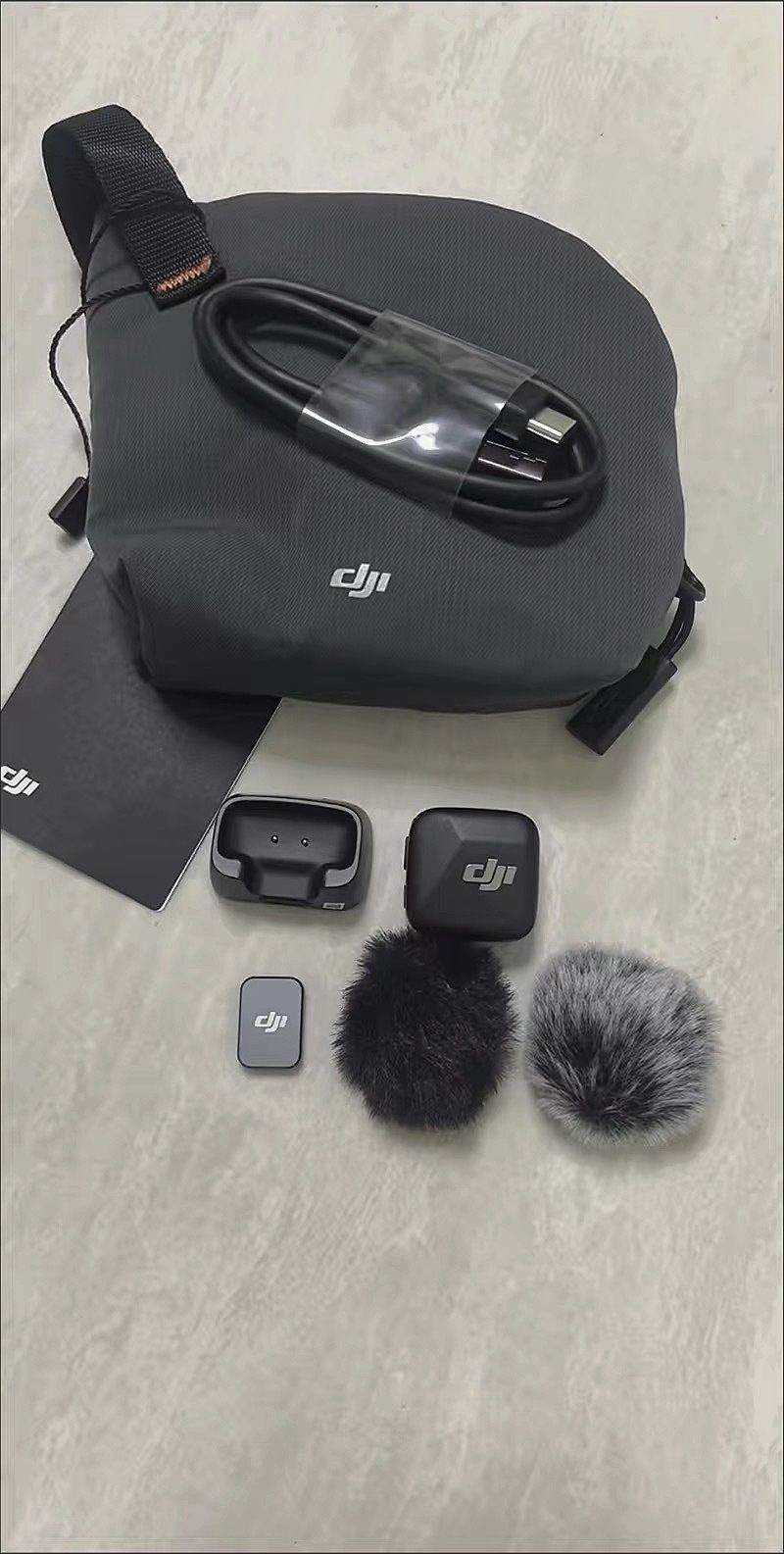 Петличний бездротовий мікрофон DJI