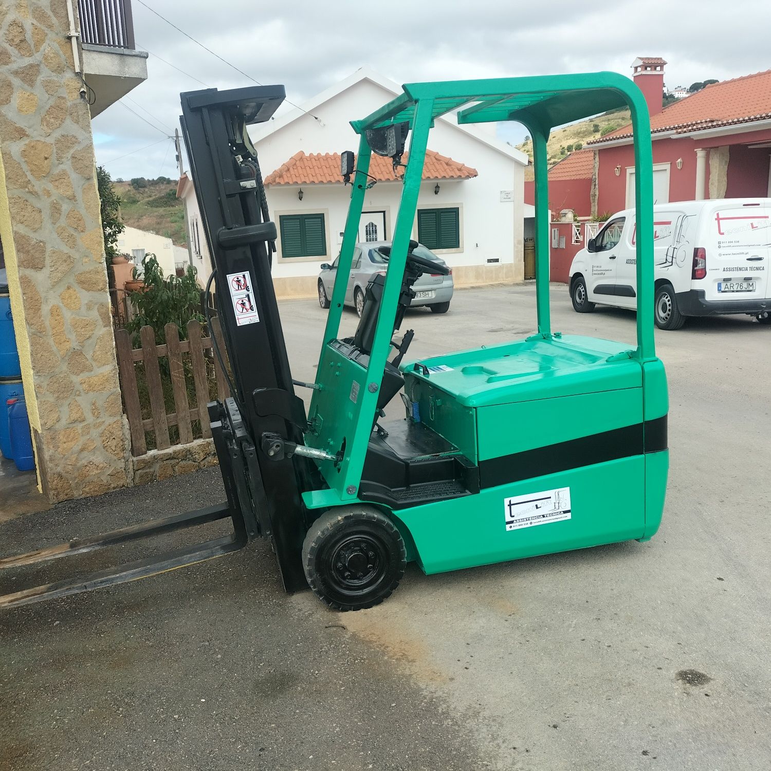 Empilhador mastro triplex