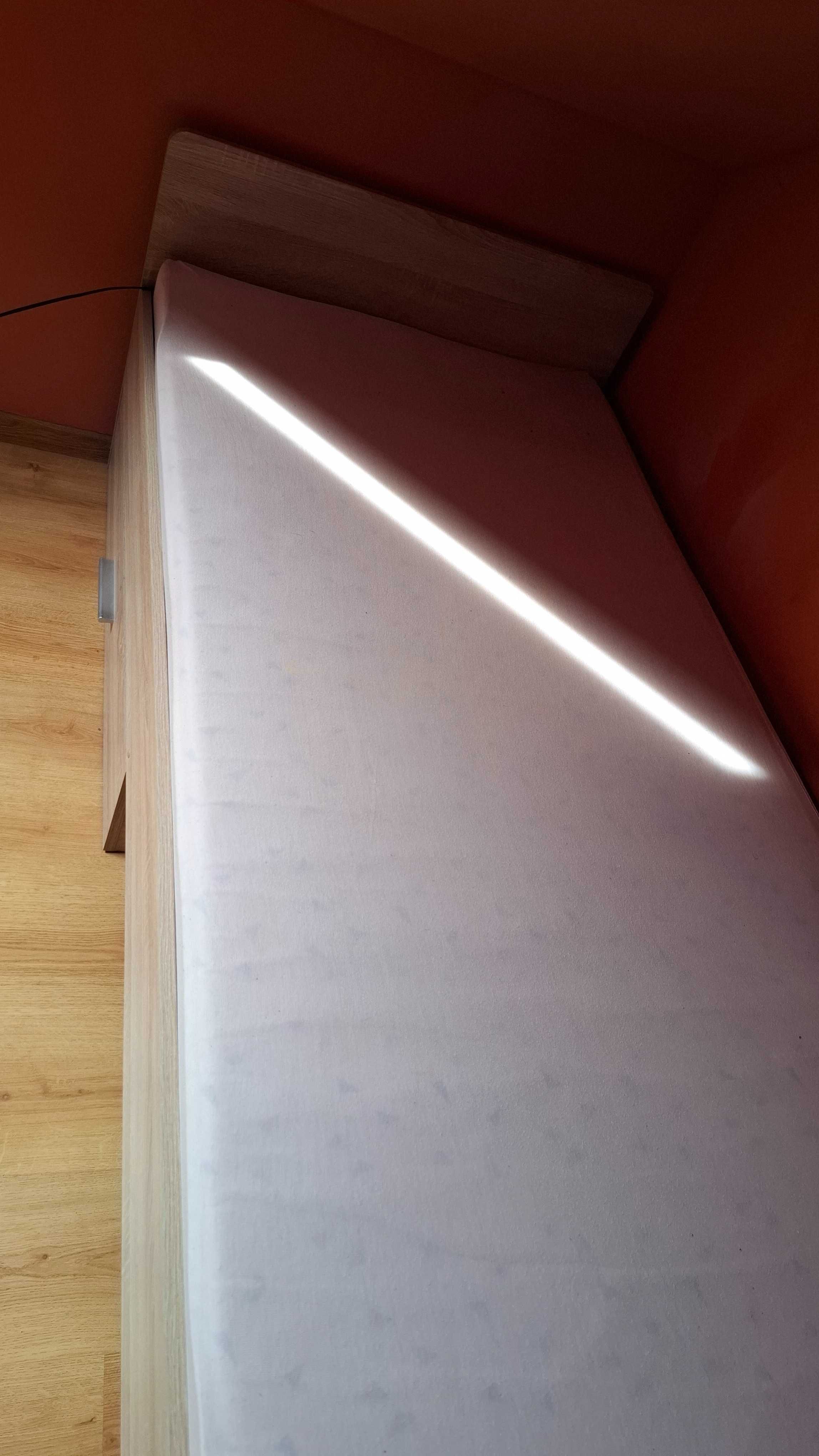 Łóżko z materacem 90x200