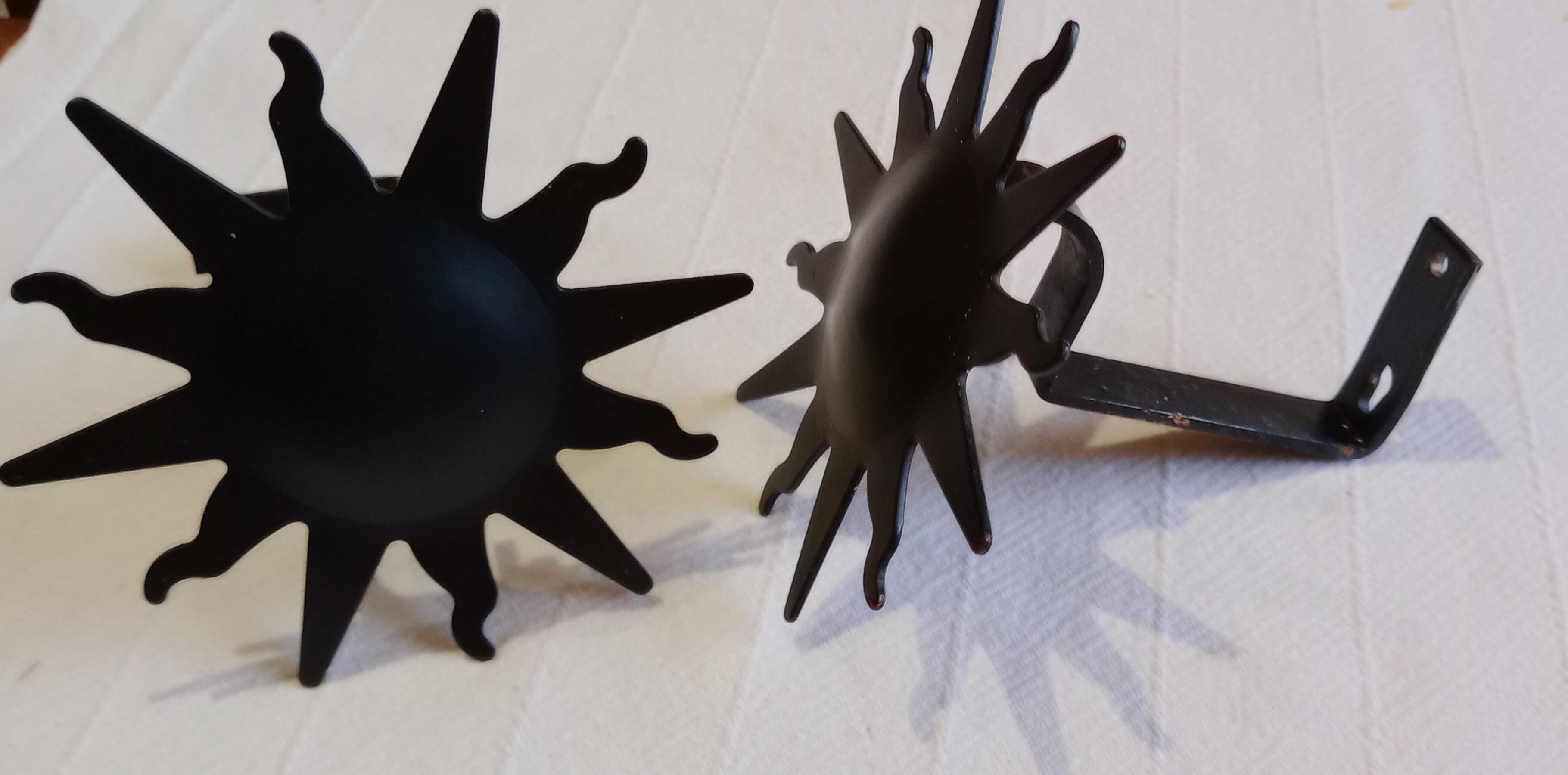 Suportes para varão, pretos forma de Sol, com terminais inclusos - Par