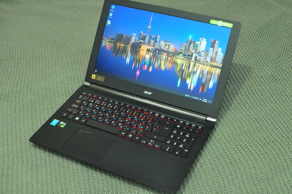 Игровой  ноутбук  Acer VN7 (Core i5 / 8Gb / SSD+HDD / GTX 960  - 4Gb)