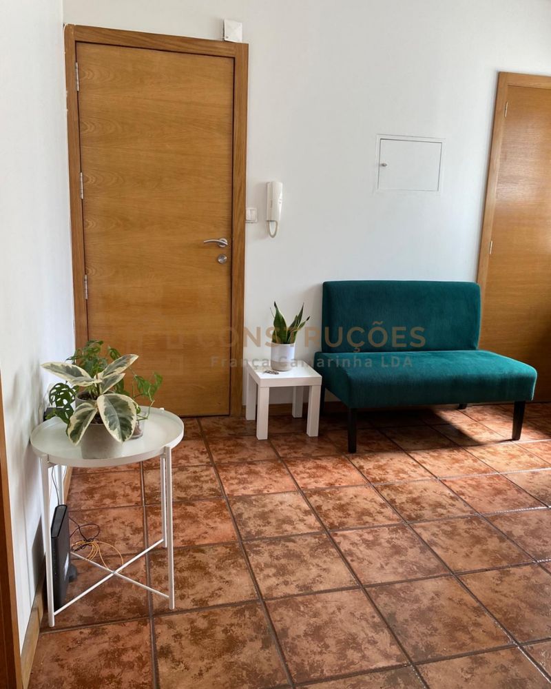 Arrenda-se Apartamento T2 – Rua Fialho de Almeida, Vila Nova de Gaia