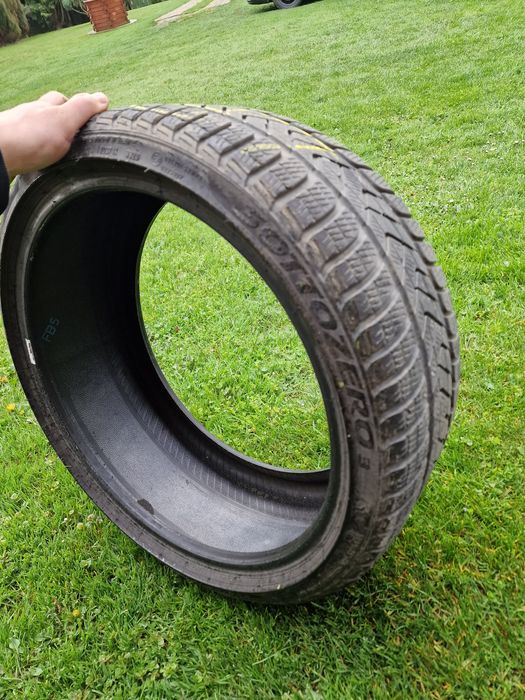 Opony Pirelli sottzero3 -6mm bieżnika.  235/35 /19