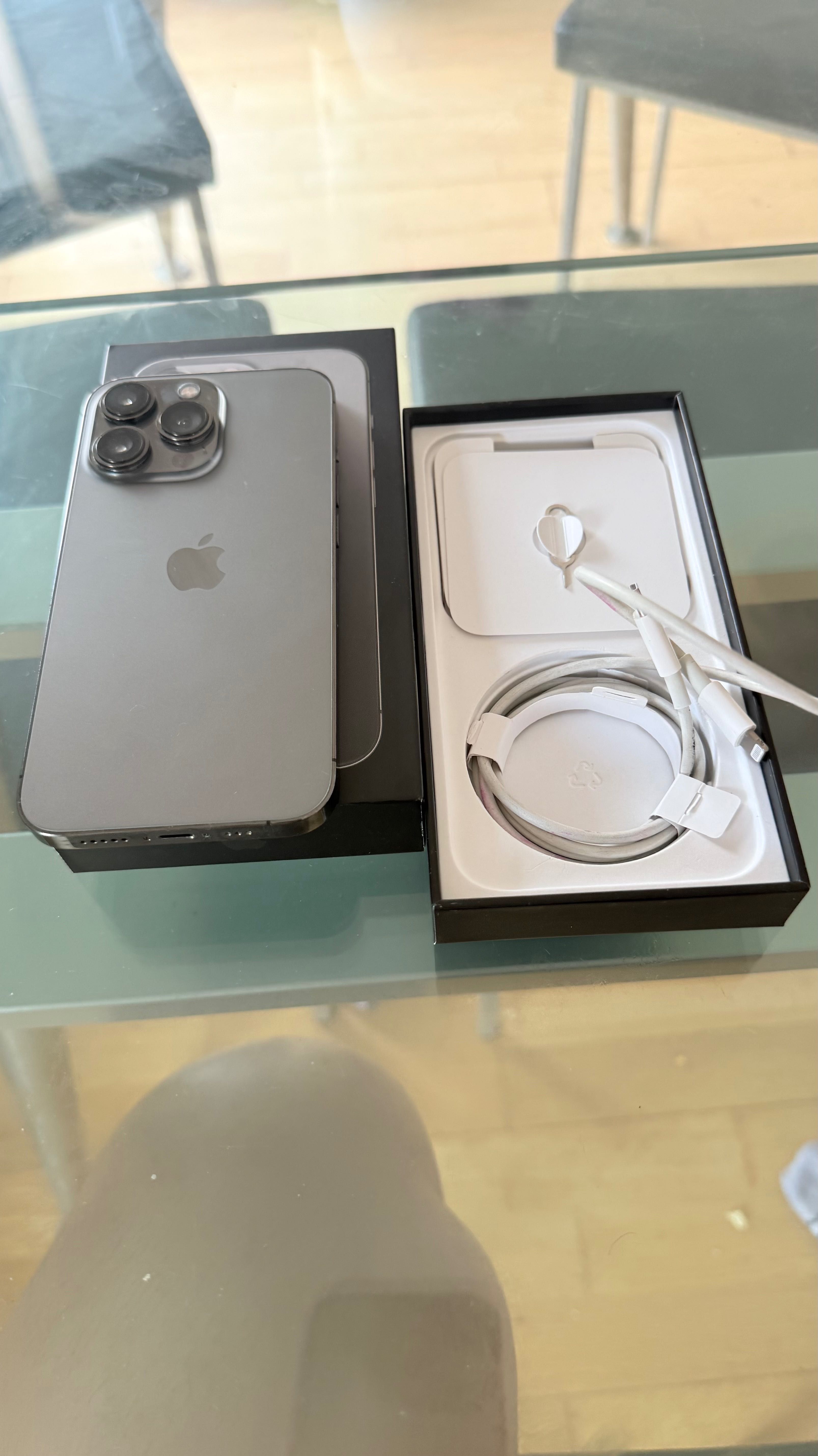 iPhone 13 Pro com acessórios e Cupom Fiscal