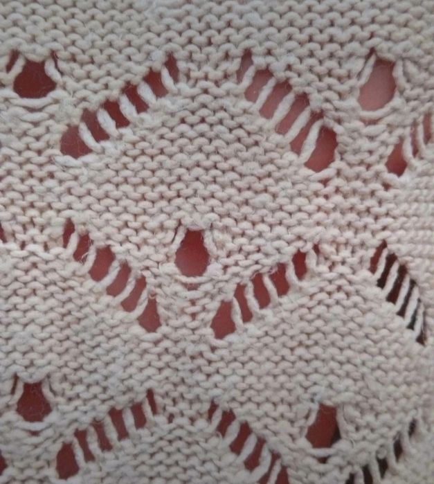 Beżowy sweter damski, sweterek ażurowy, z kieszeniami, rozmiar 42