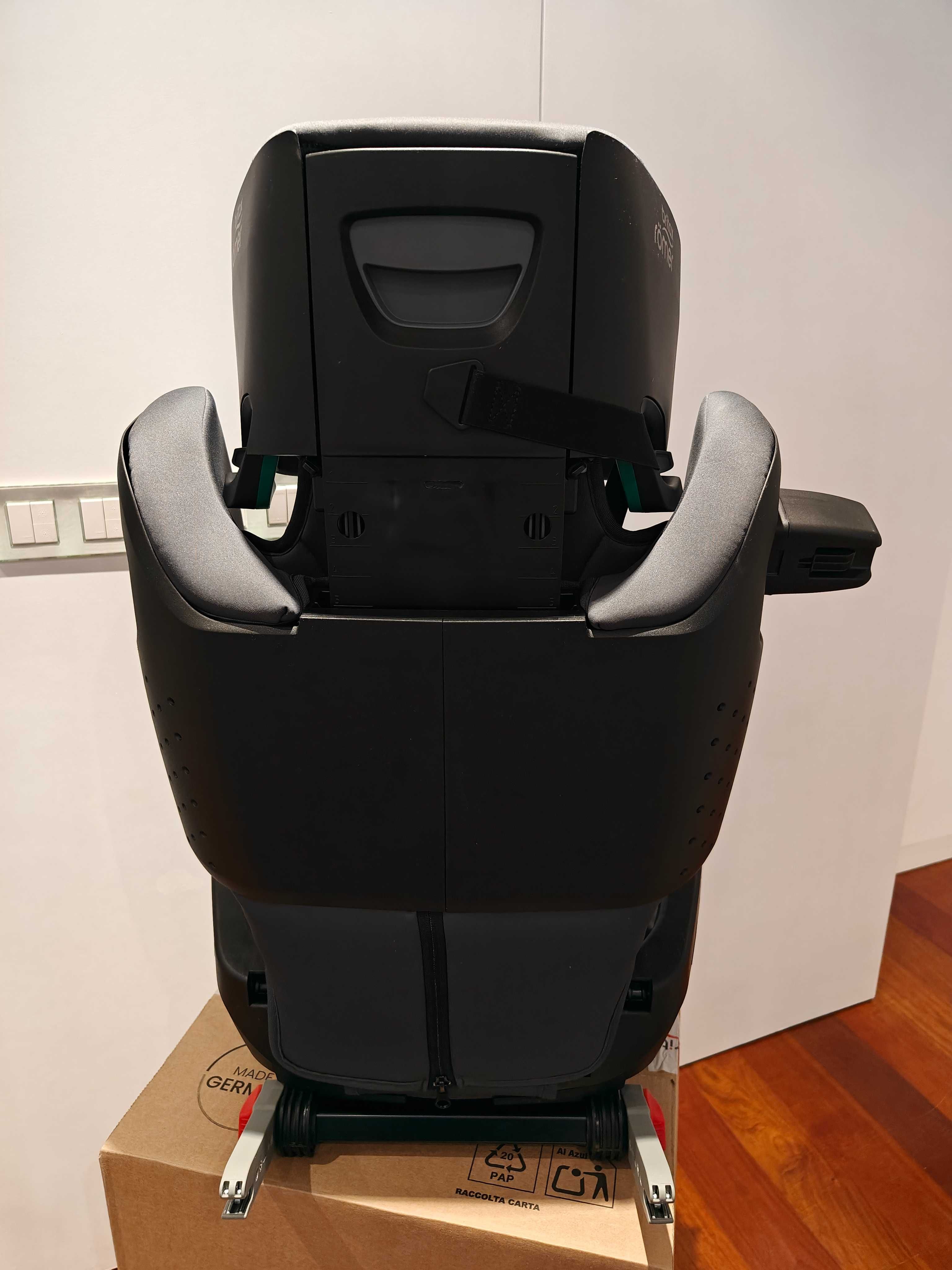 Cadeira Auto 2/3 Britax Romer KIDFIX I-SIZE - Storm Grey - NOVA