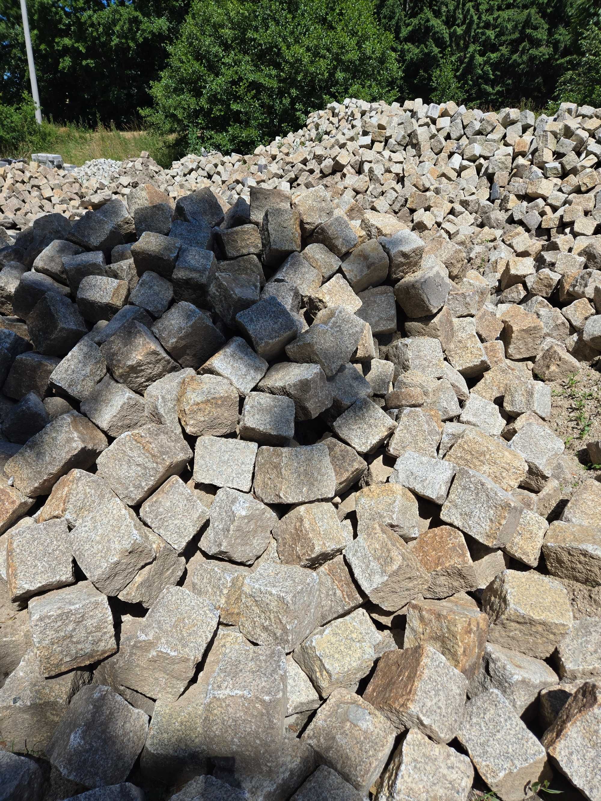 Kostka granitowa , kostka murowa , granit ,
