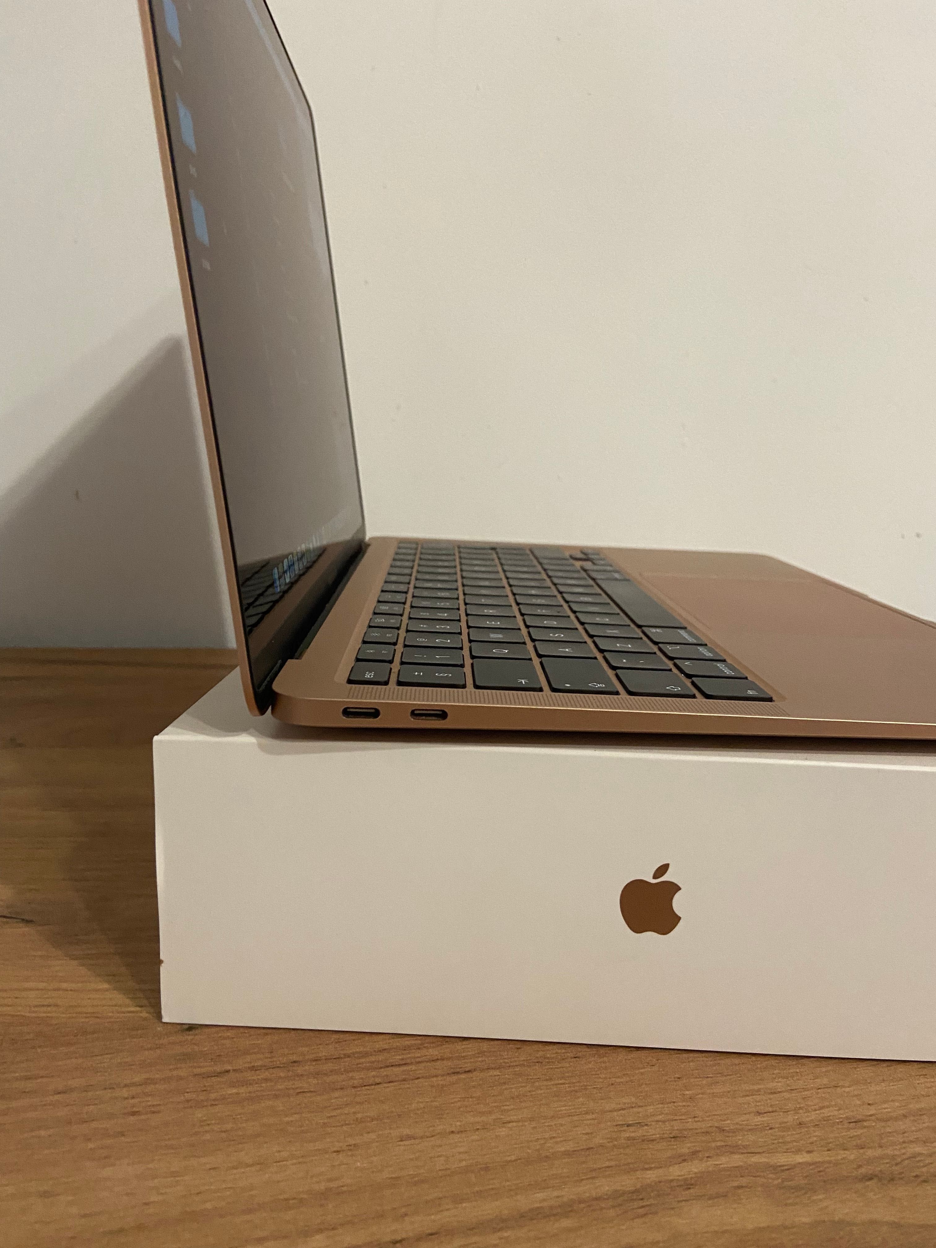 MacBook Air 13'' 2020 Retina 8 GB / 256 GB złoty