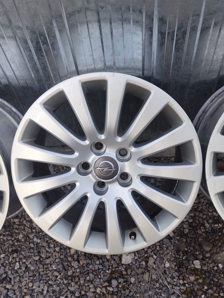 Felgi aluminiowe Opel 18 cali 5x120 8j Et 42, otwór 67,1