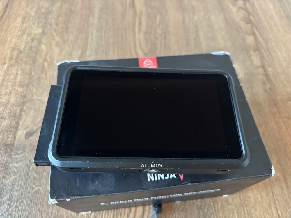 Atomos ninja V + akcesoria