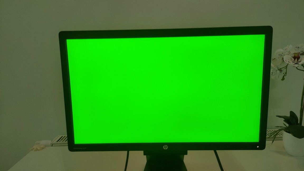 HP Elite Display 231, sprawny, pivot, 2xUSB, bez defektów