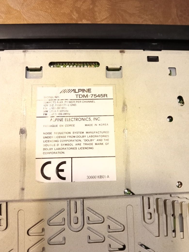 Auto radio Alpine + caixa CD