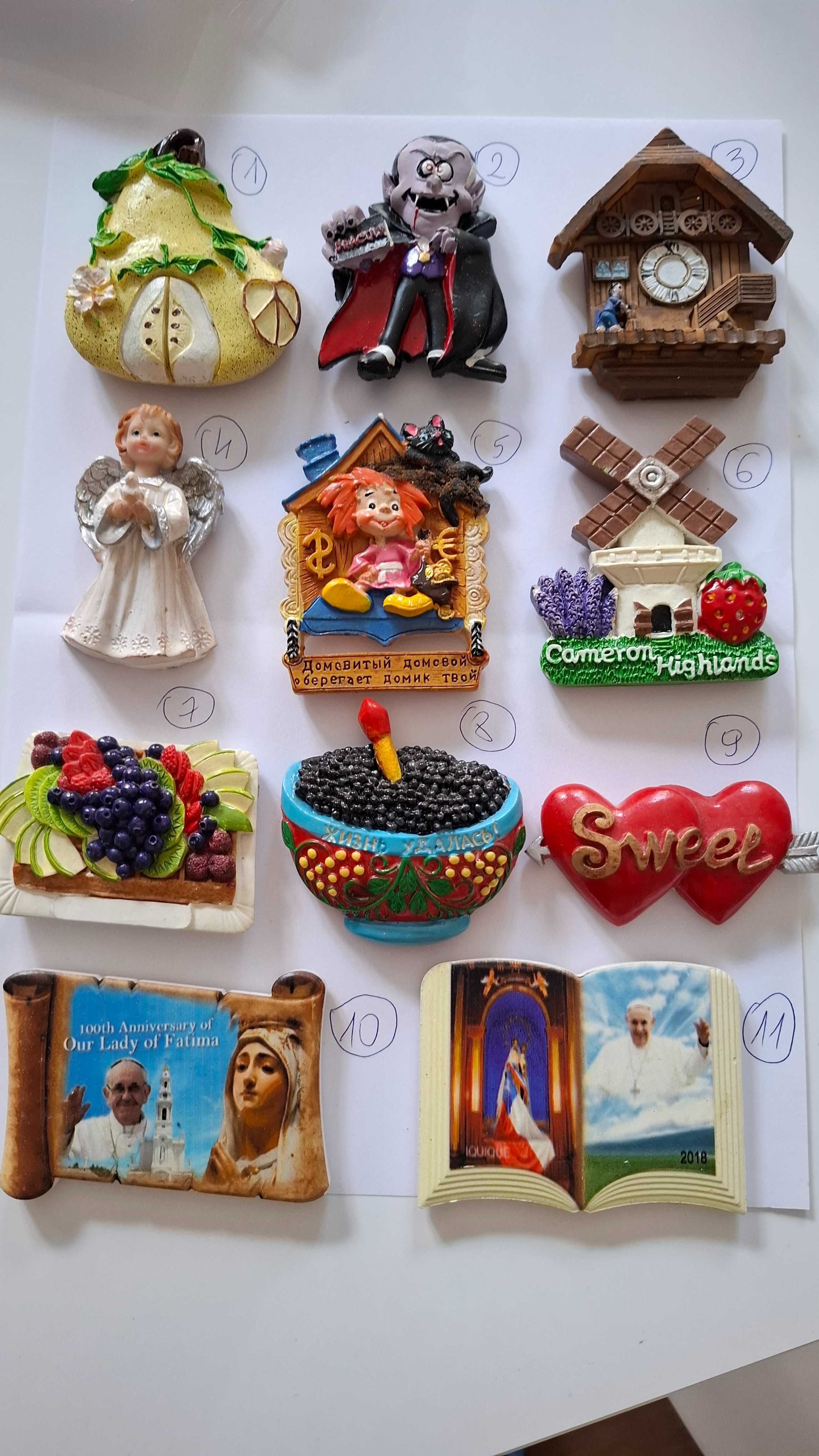 Różne magnesy na lodòwkę