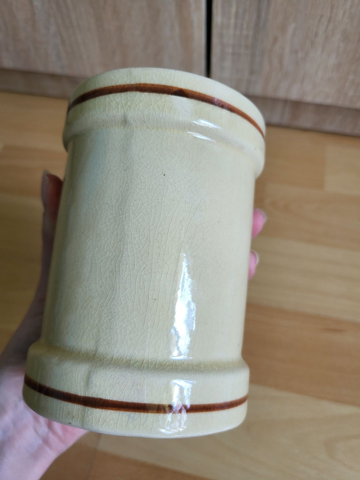 Pojemnik ceramiczny z poziomką