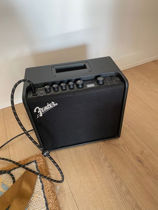 Amplificador Fender Mustang LT25