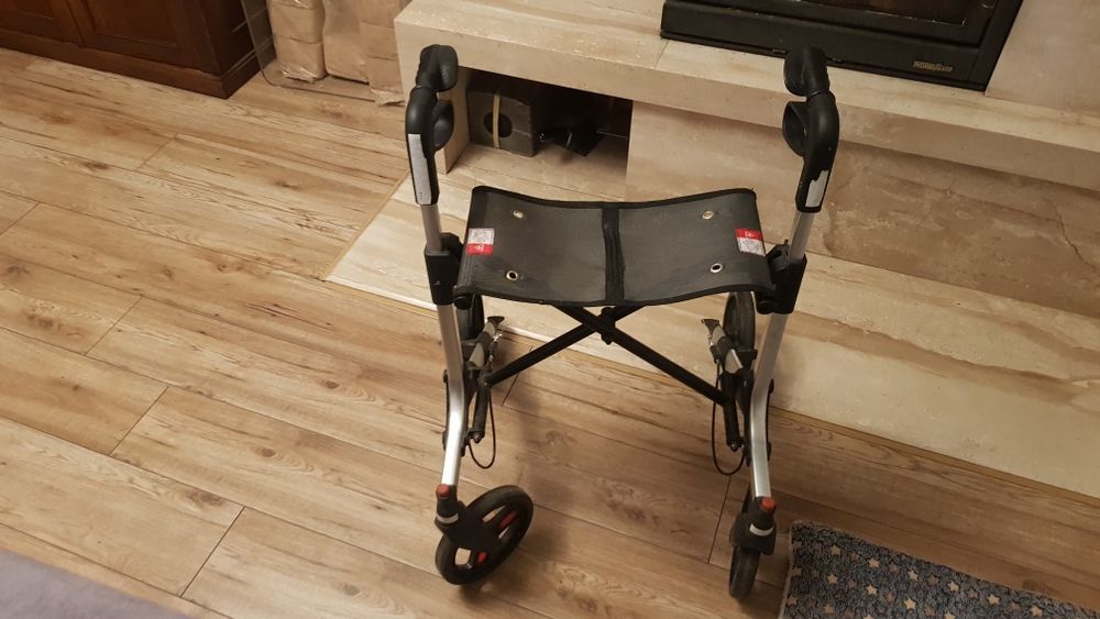 Balkonik chodzik rechabilatacyjny aluminiowy skladany