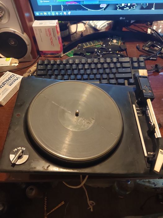 Вініловий програвач