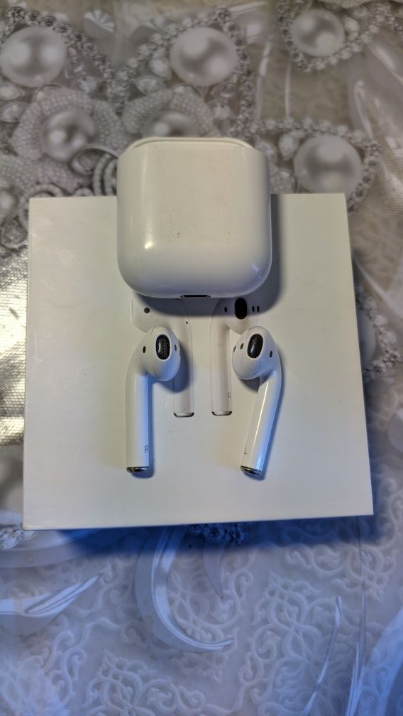 Продам Apple Airpods 1 gen m.n.-a1722