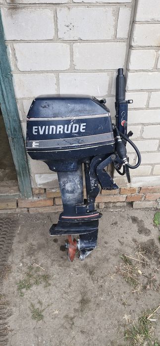 Продам лодочный мотор Evinrude 6