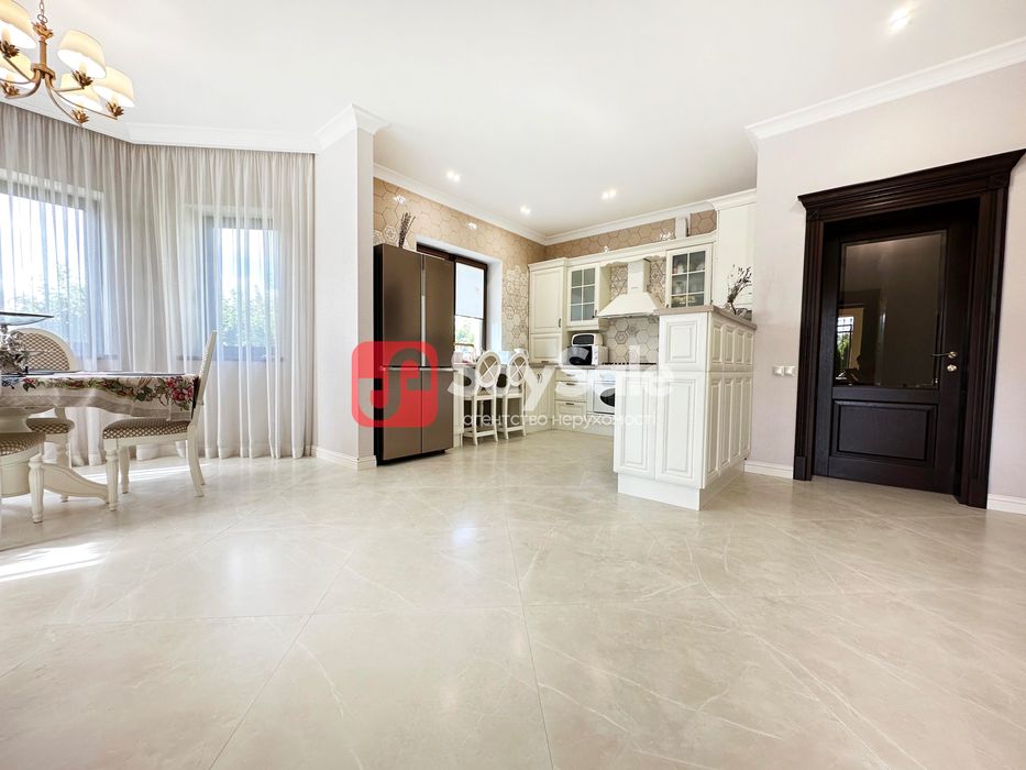 Продам будинок 460м2, 8 сот в селі Гатне, Мегамаркет, Одеський напрям