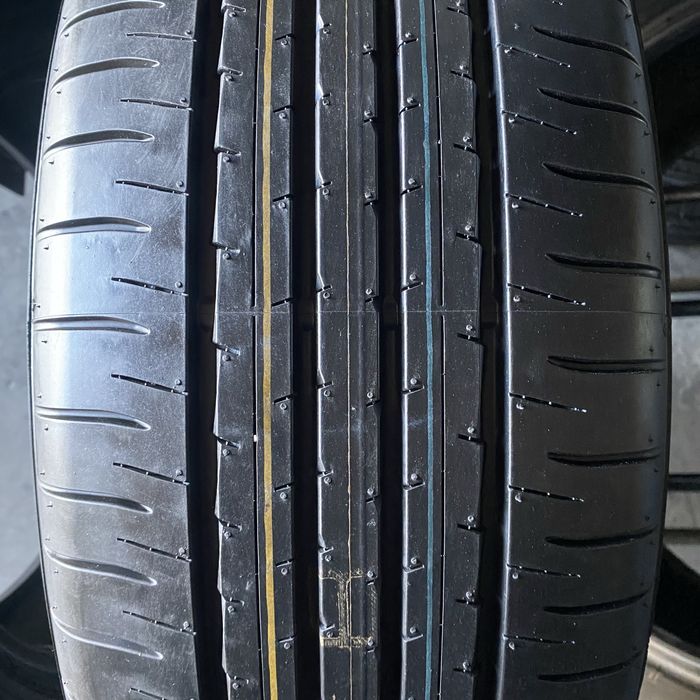 Шини нові 225/55/18 - 4шт Dunlop SP Sport Maxx 050