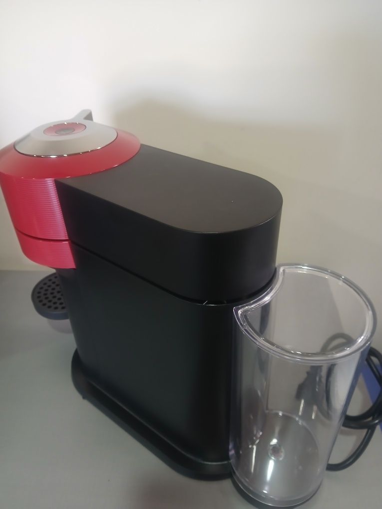 Maquina de café NESPRESSO Vertuo Next