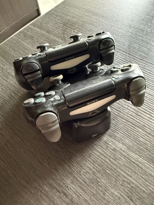 Джойстики PS4 з зарядною станцією