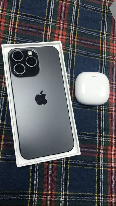 Iphone 15 pro Max como novo